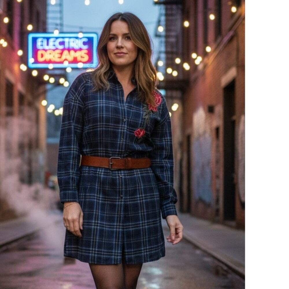 Vintage Y2K Plaid Mini Shirt Dress/Long Blouse with Rose Applique on Shoulder